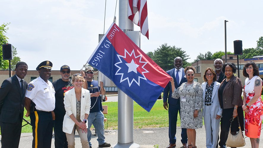 Anthony Cureton, Bergen County Sherriff; Jeff Carter, President, Bergen County NAACP; Assemblywoman Lisa Swain; Kevin Wilson, Councilman, City of Englewood; Lisa Polak-Dean, QIP/Clinical integration Manager, Bergen New Bridge Medical Center; Deborah Visconi, President & CEO, Bergen New Bridge Medical Center; Bishop Charles Singletary